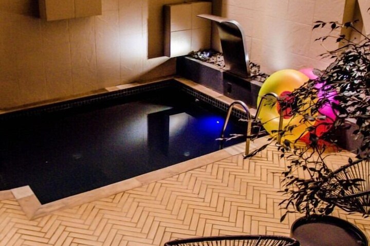 Pool 37 of 57
