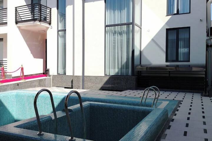 Pool 36 of 49