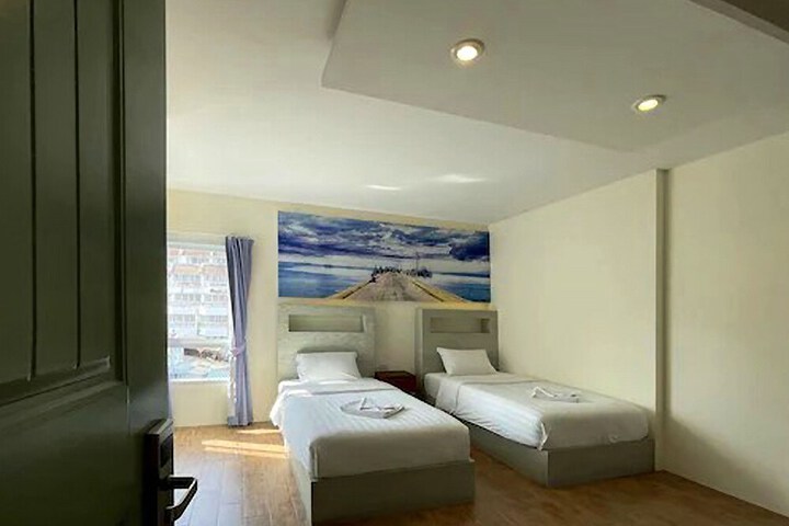 Room 22 of 64