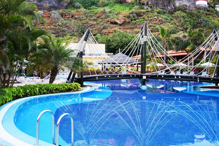 Pool Hotel