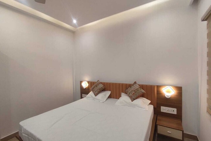Room 9 of 36