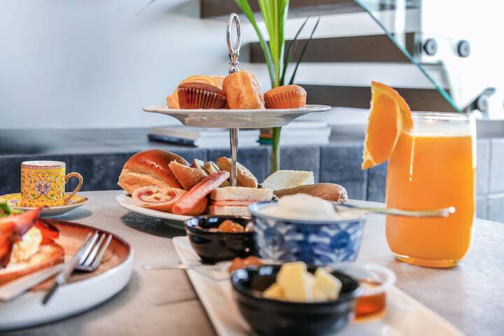 Breakfast/Coffee Service 130 of 166