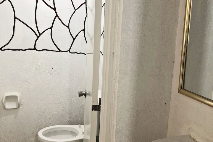 Room 25 of 44