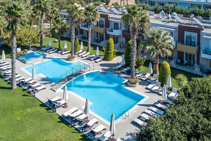 Hotel with Pool