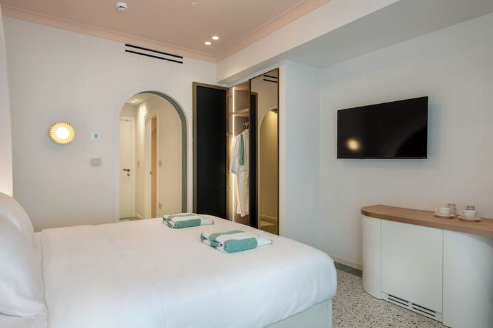 Room 9 of 41