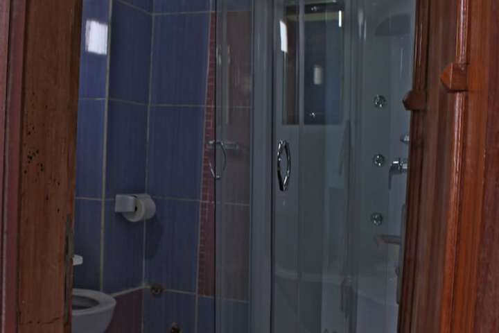 Room 33 of 52