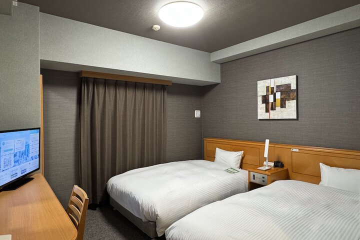 Room 5 of 22