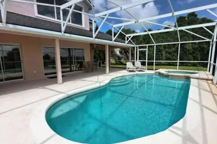 Pool 10 of 11