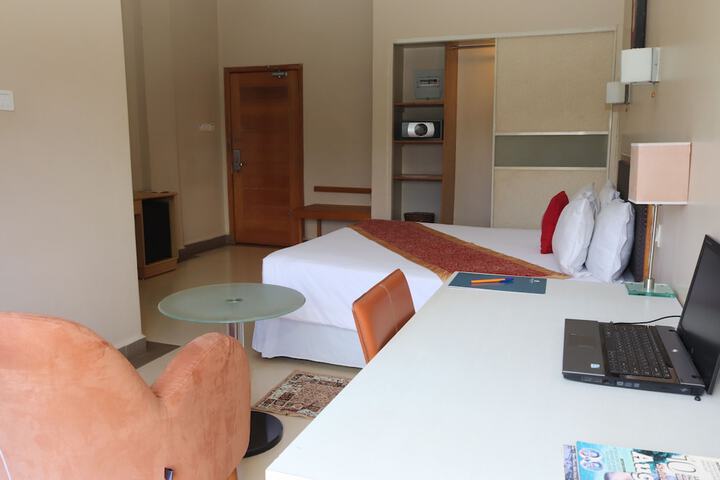 Room 7 of 38