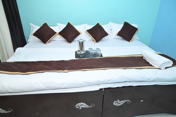 Room 5 of 11