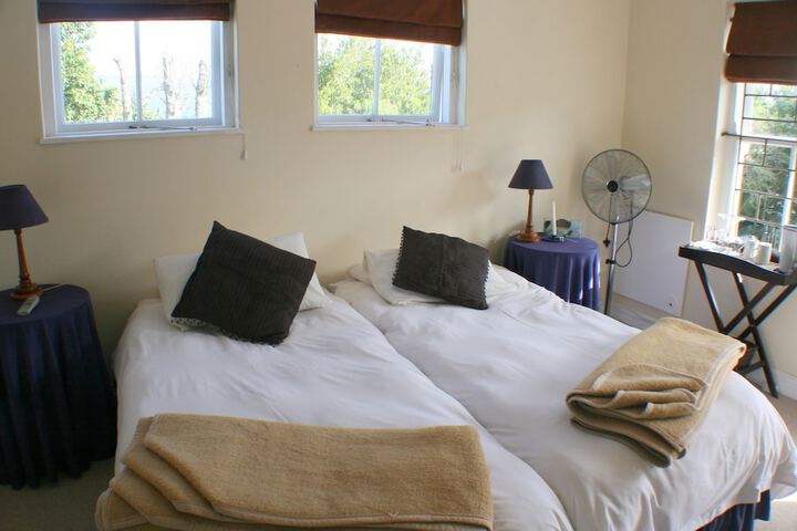Room 20 of 198