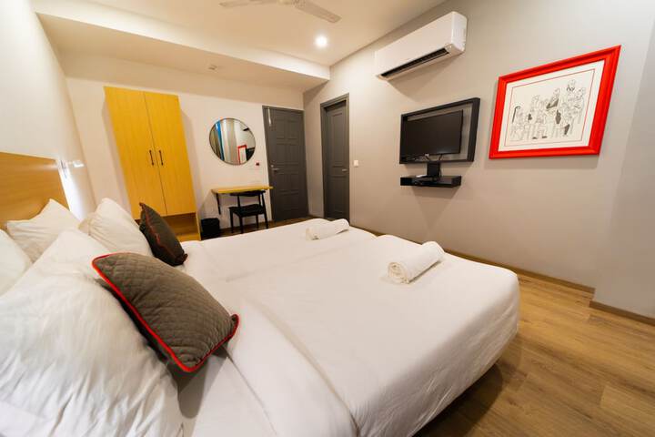 Room 13 of 20