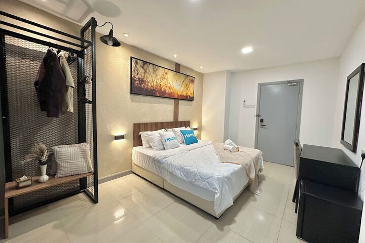 Room 17 of 36