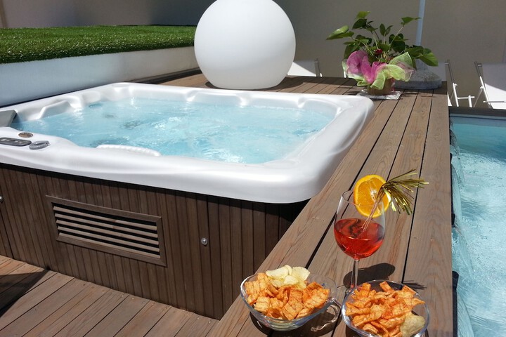 Hot Tub 41 of 57