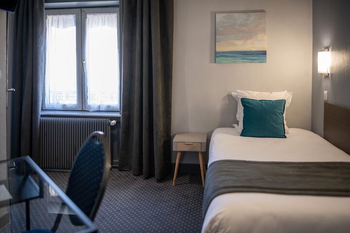 Room 17 of 31