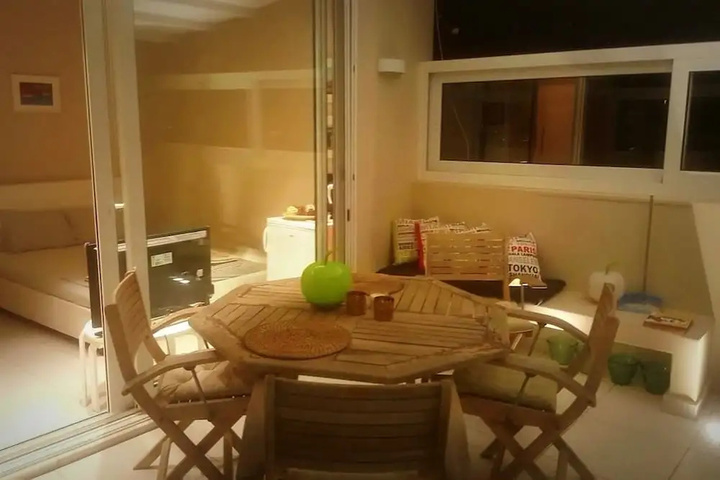 Room 5 of 14