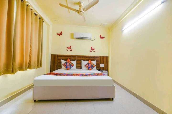 Room 5 of 14