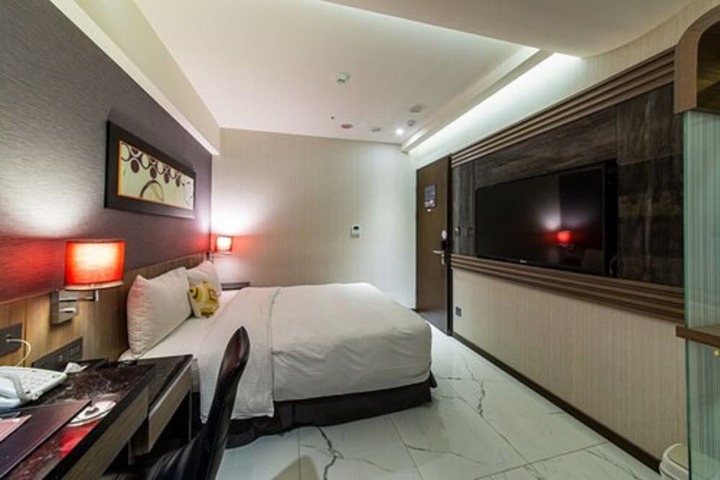 Room 34 of 52