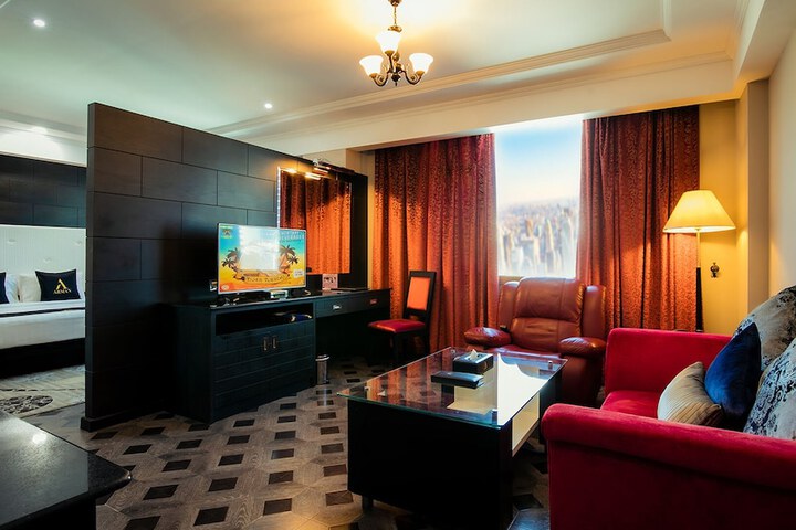 Room 15 of 62