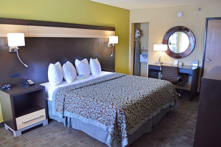 Room 34 of 60