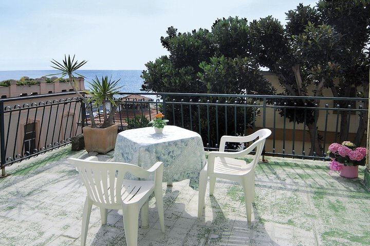 Terrace/Patio 16 of 17