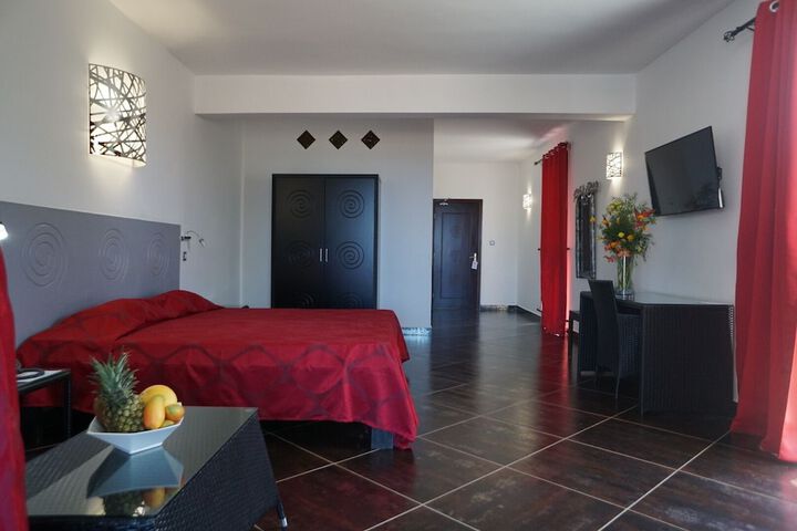 Room 10 of 90