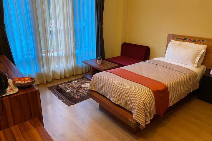 Room 2 of 9