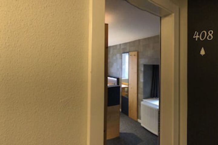 Room 13 of 67