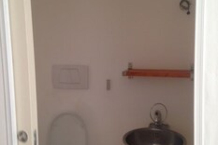 Room 4 of 30