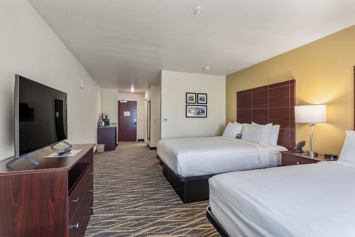 Quadruple Accessible Queen Size Bed (13 of 16)