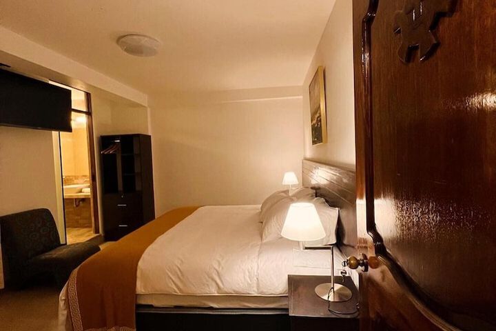 Room 17 of 64