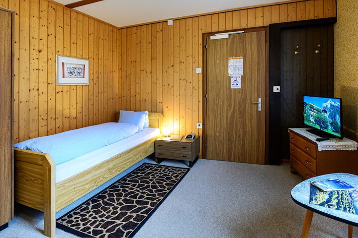 Room 87 of 120
