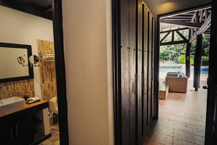 Room 33 of 44