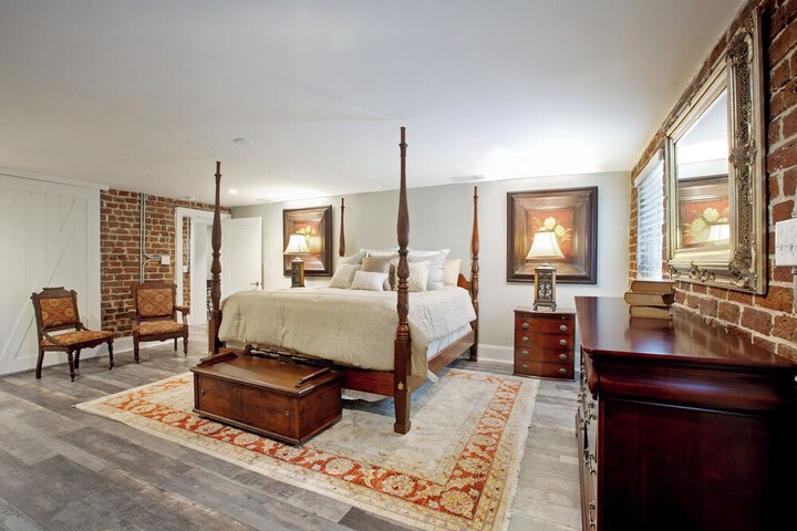 Room 19 of 113