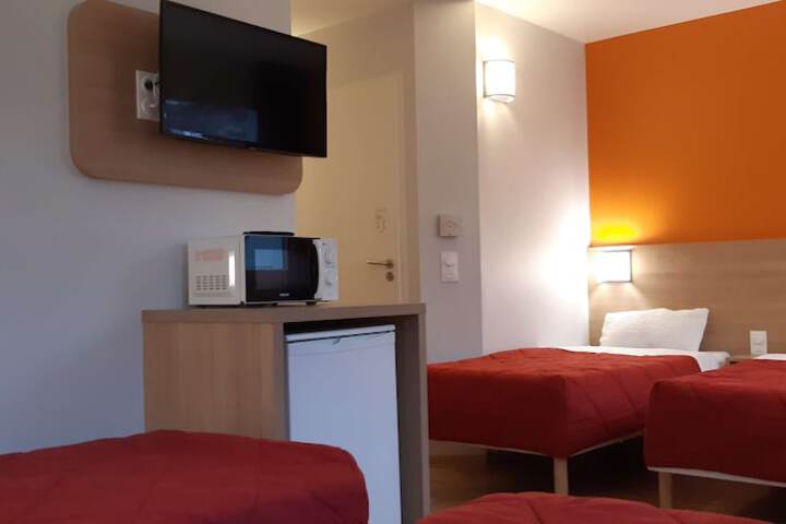 Room 33 of 73