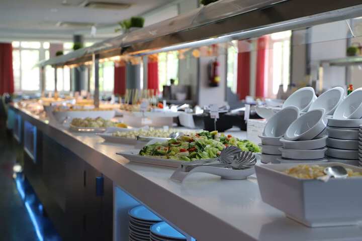 Dining 33 of 48