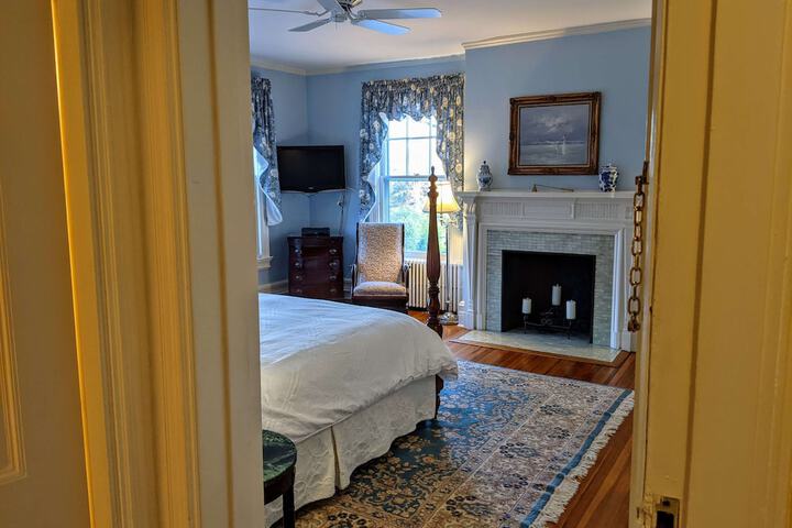 Room 12 of 258