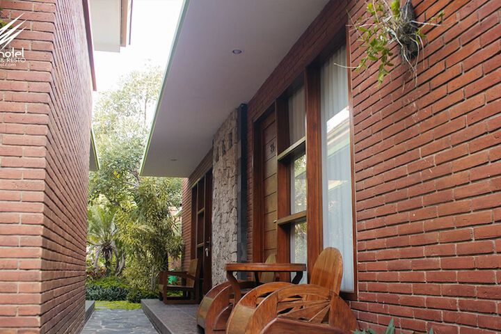 Terrace/Patio 9 of 12