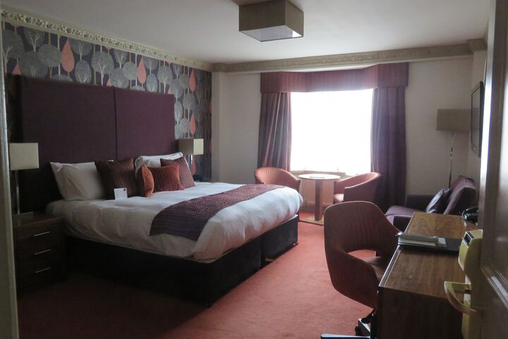 Room 15 of 93