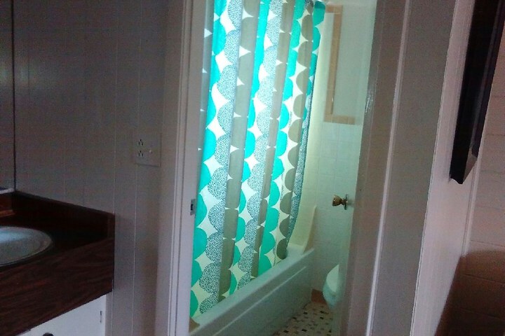 Room 16 of 28