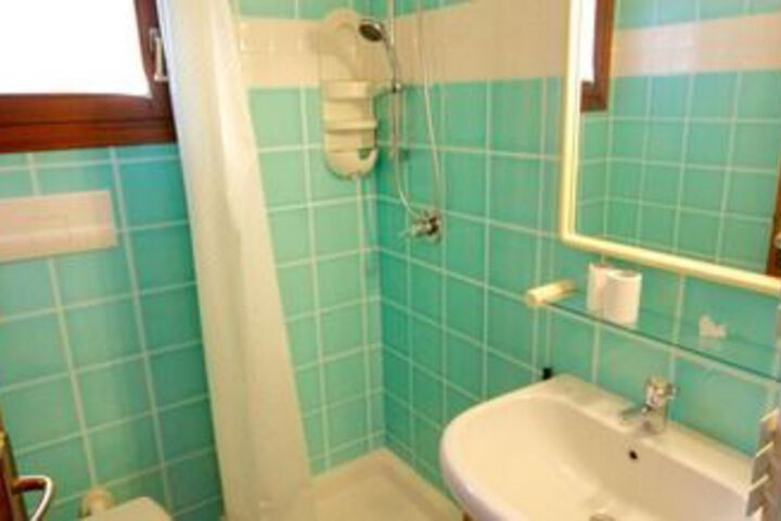 Room 5 of 21