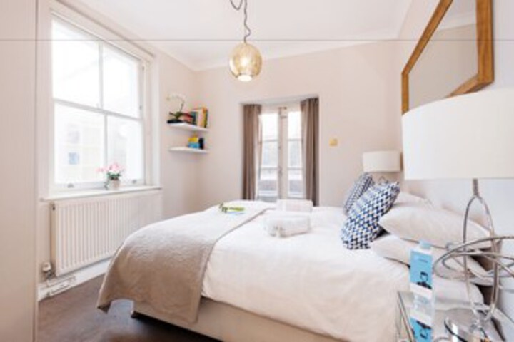 Room 10 of 22