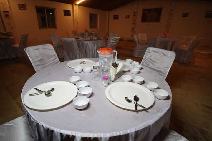 Dining 33 of 38