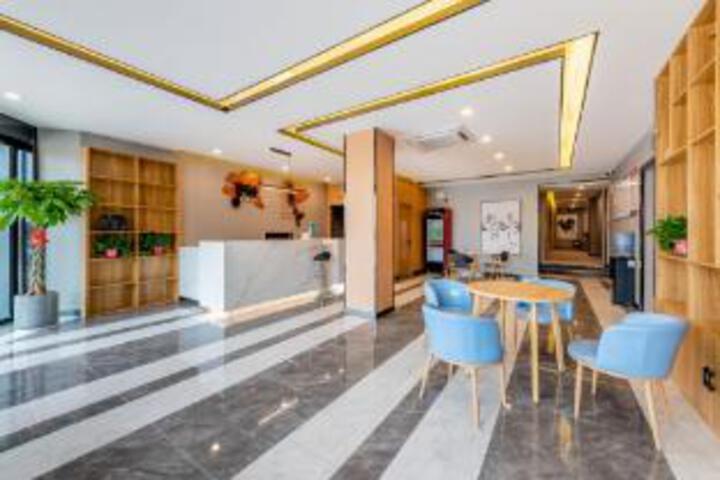 Jun Chain Hotel (Jintaiyang Decoration City Branch Chahe Town, Laian County, Chuzhou)