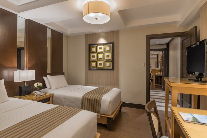 Room 12 of 38