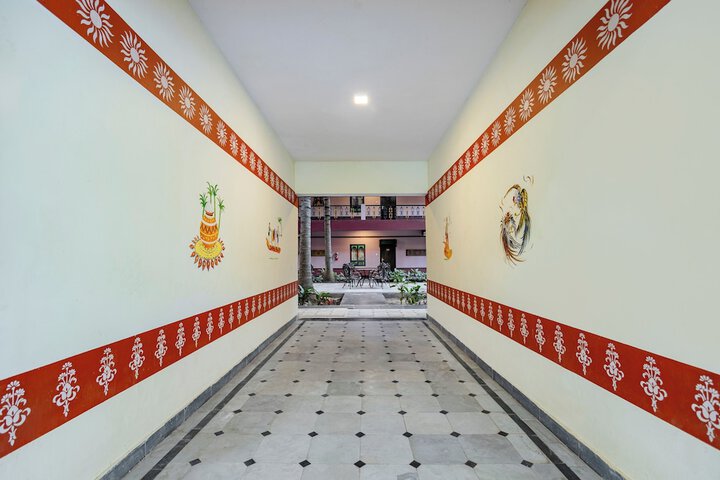 Hotel Interior 4 of 107