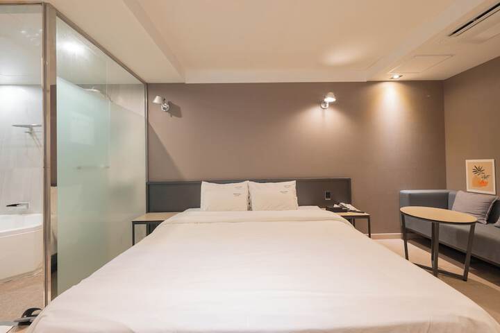 Room 40 of 54