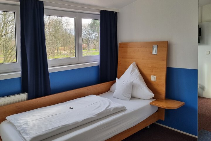 Room 8 of 41