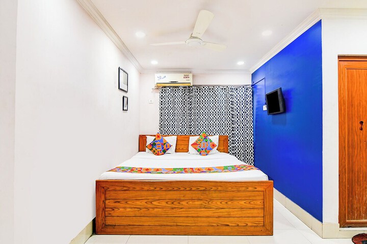 Room 10 of 26