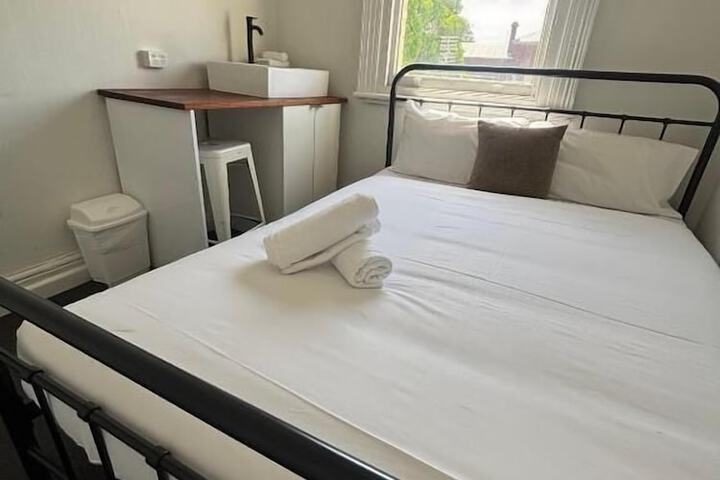 Room 5 of 19